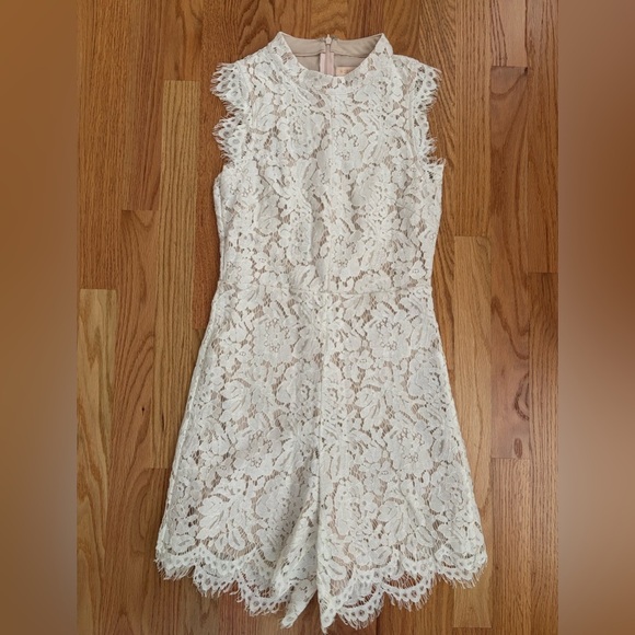 Hidden Label Other - Ivory lace fitted sleeveless romper - perfect for any bridal event!  Worn once!